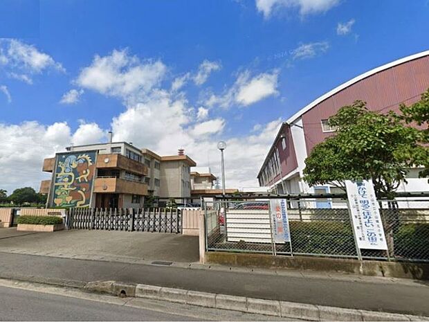 小山市立小山城北小学校 350m