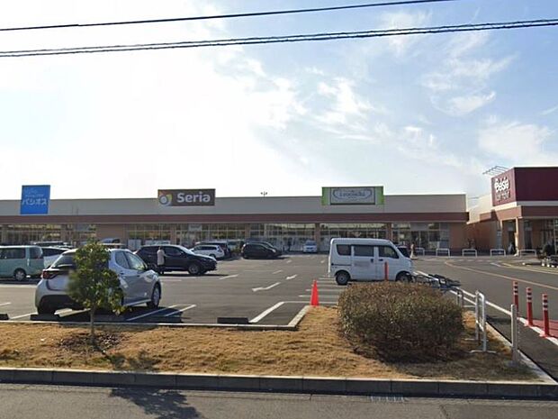 アイココチ 小山立木店 550mコンセプトアイココチが大切にしているのはわくわくできる居心地の良い空間づくり。忙しい日々でも自分を大切にしたいそんな皆様の美と健康をサポートいたします。