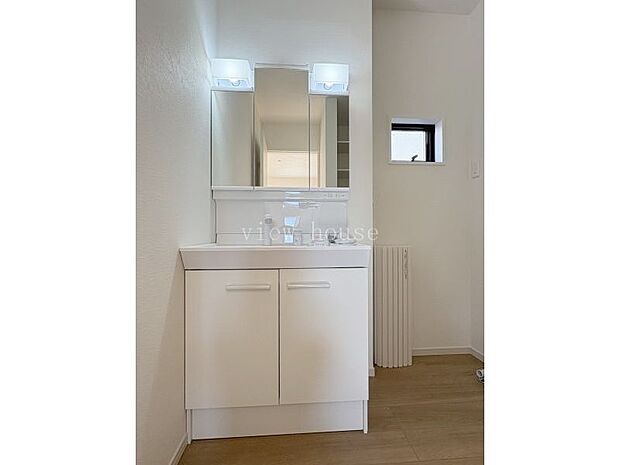 【洗面】 三面鏡付きで収納たっぷり♪