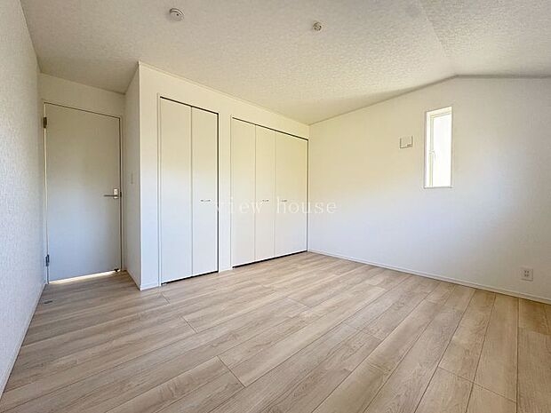 【2階洋室7.5帖】 クローゼット2つついていて便利です☆彡