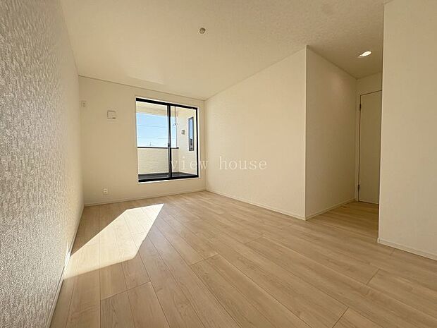 【洋室８．５帖】 主寝室におすすめのお部屋です♪