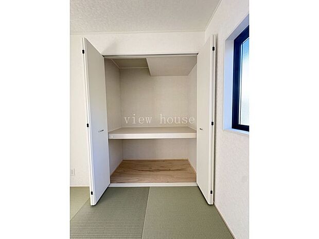 【和室収納】 クローゼット収納付きでお布団なども収納可能です♪