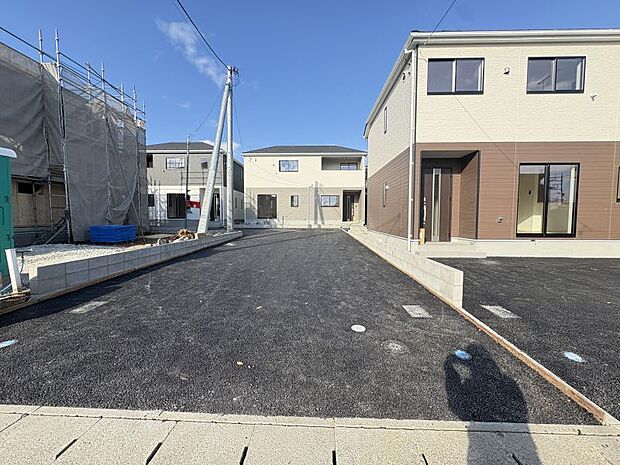 ■5、6号棟入口♪奥まった敷地にあるのでプライベートも安心です♪