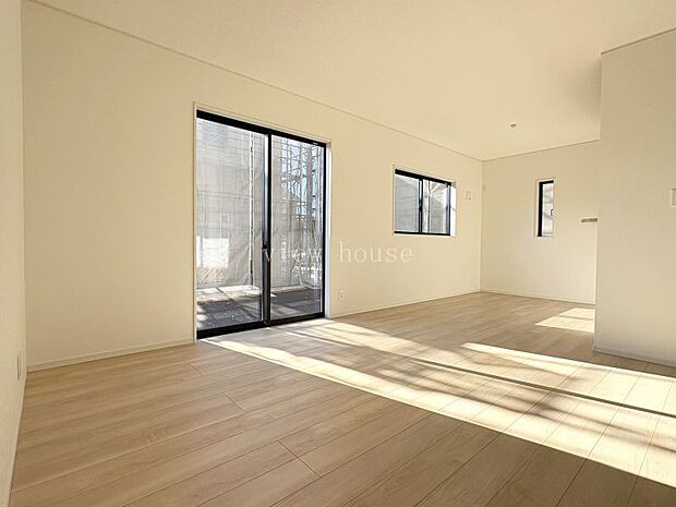 【LDK16帖】 南向き明るい室内で家族の笑顔あふれる毎日に♪