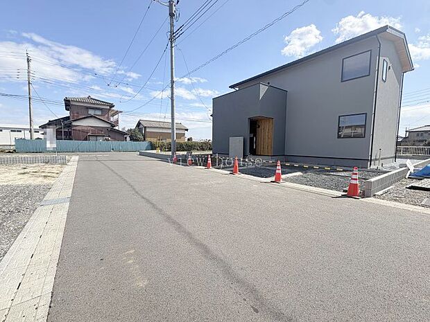 ◆32区画の大型分譲地内♪きれいに整備されていてすっきりしています☆彡同社完成物件見学可能です♪お問合せお待ちしております