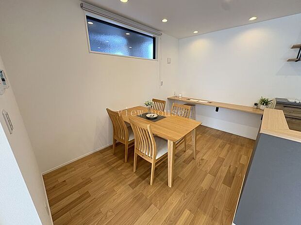 【ダイニング４．２帖】 家族のお食事の時間の楽しめる木目調の温かみの感じる空間♪