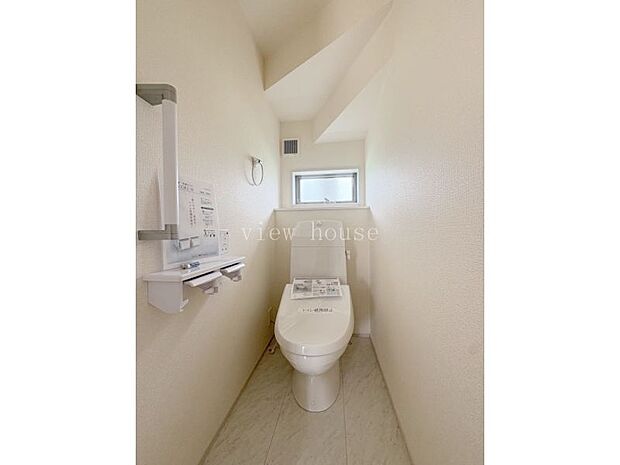 温水洗浄便座付きでいつでも快適に御利用いただけます。