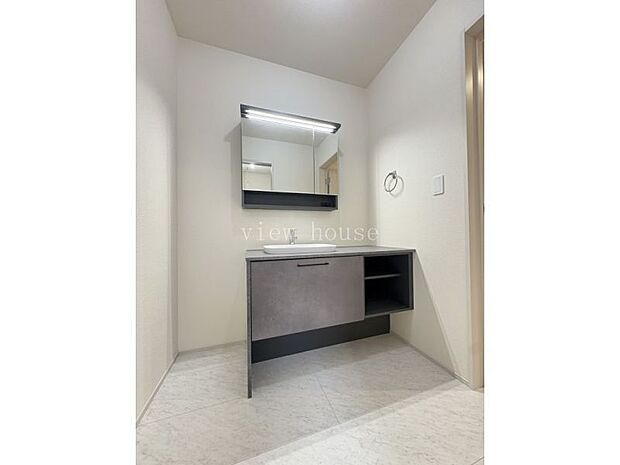 【洗面】 おしゃれなワイドタイプの洗面♪複数人で使えて便利♪