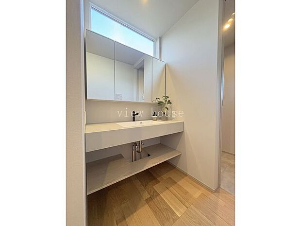 【洗面】 自然光の入る明るい洗面♪