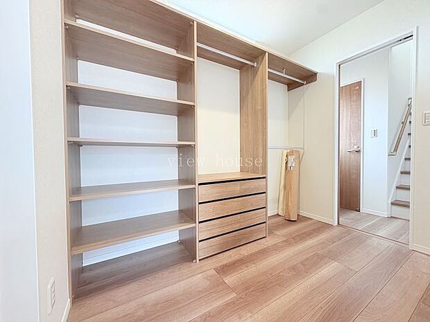 【ファミリークローゼット】 家族の衣類を1階に収納できるのは便利ですね♪