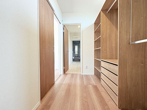 ■洗面室と繋がっていて家事導線もラクラク♪