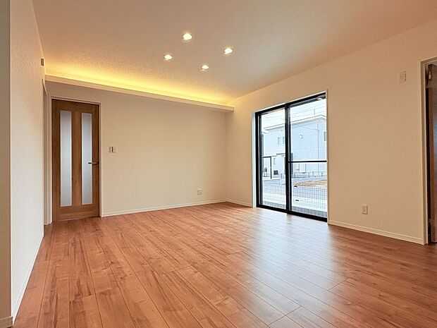 【LDK15.7帖】 おしゃれな間接照明でリビングに明るさをプラス♪間接照明の明るさの調整も可能です!