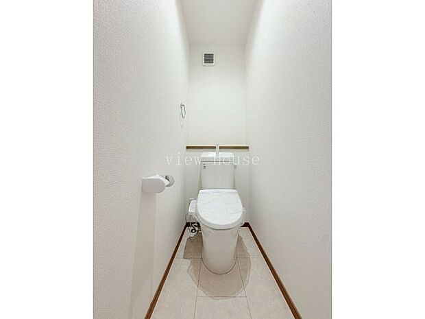 【2階トイレ】 トイレは各階完備!夜のお手洗いも安心です♪