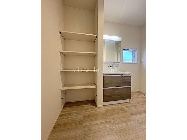 【洗面】 リネン庫付き！物が多くなりがちな洗面周りに収納は便利でいいですね♪