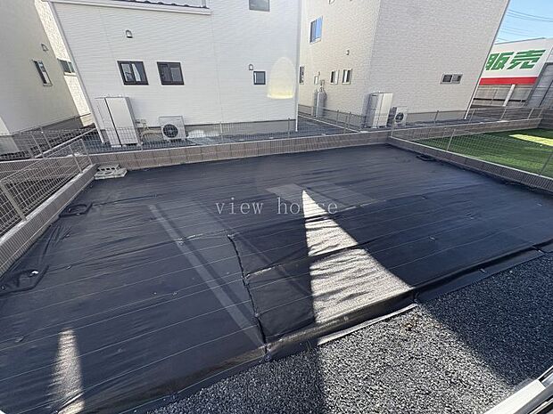 【お庭】 南面には広々お庭付き♪