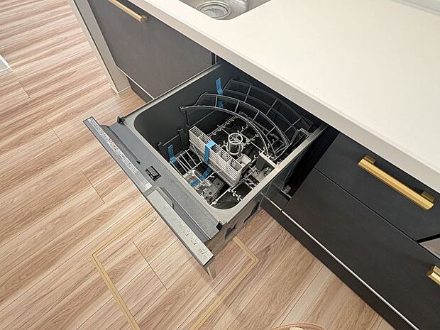 【食洗器】 後片付けは食洗器に任せて楽できます。
