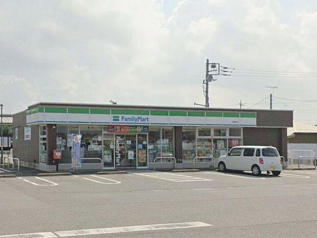 ファミリーマート結城北店 110m