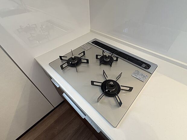 お料理もスピーディに進む３口コンロ♪