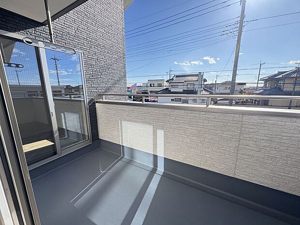 【バルコニー】 主寝室７帖から見たバルコニー