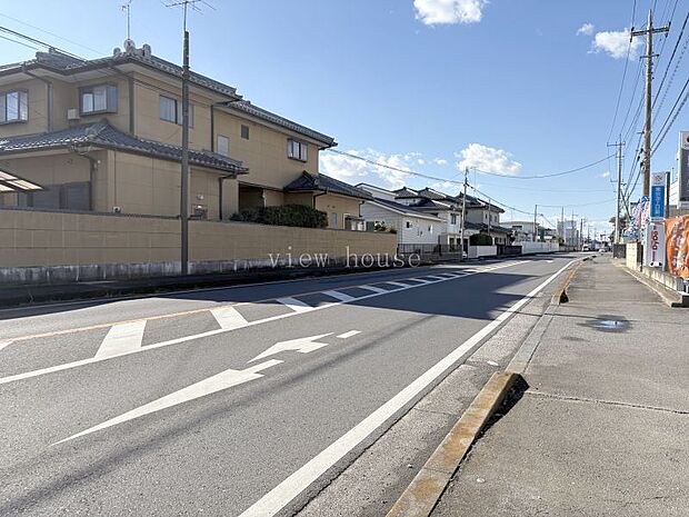 南側道路１４．２ｍ〜１５．２ｍ