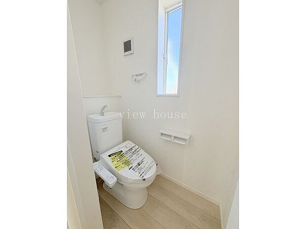 【２階トイレ】 トイレは各階完備♪夜のお手洗いも安心です！
