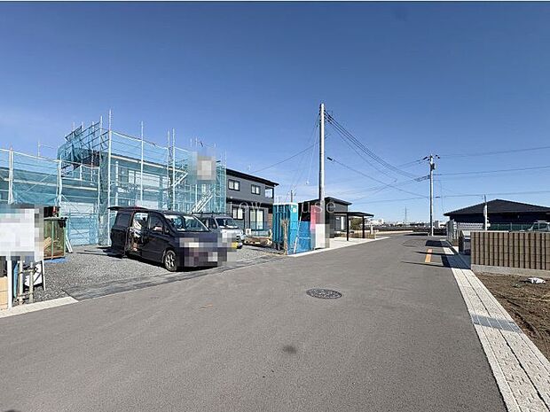 前面道路も広々していて心にもゆとりをもたれせてくれそうな立地です☆