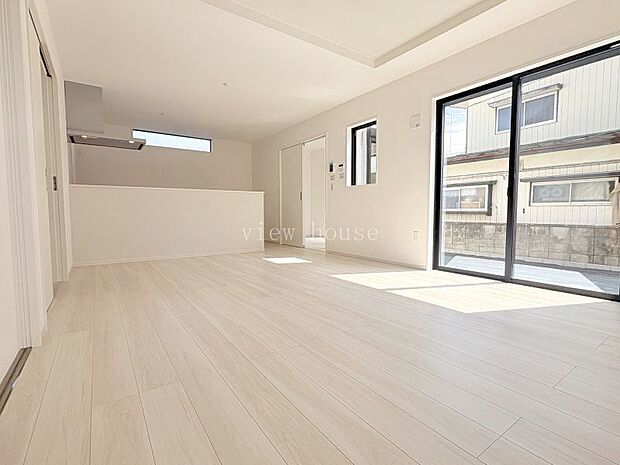 【LDK17帖】 南面窓で日当たりも良好♪