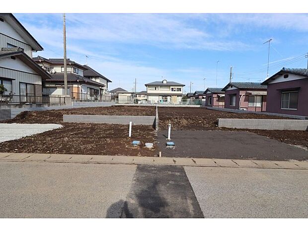 【現地写真】 ■全2区画・太陽光パネル付きオール電化のエコ住宅!安心の長期優良住宅+制震ダンパー採用で地震に強いお家♪