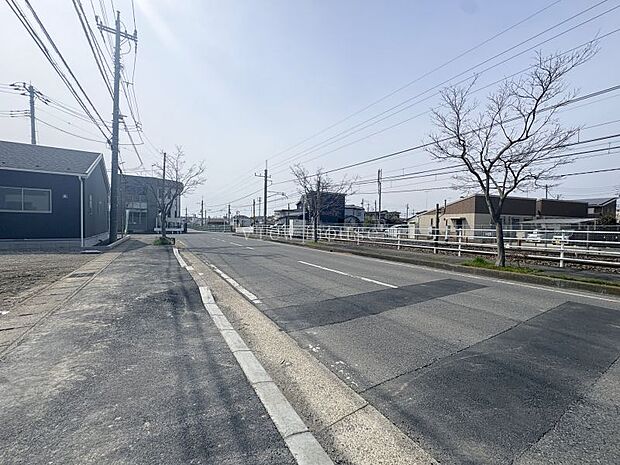 前面道路西側12m