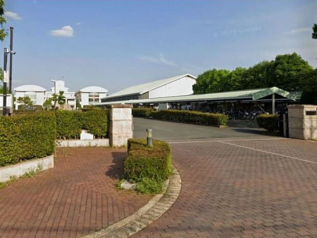 野木町立野木中学校 130m2023年度生徒数308人、学校スローガン 「さわやかなあいさつ 文武両道 光る汗!」