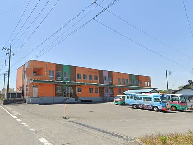 認定こども園野ばら幼稚園 1200m野生のバラのように、飾らず、力づよく、のびのびと。自然と笑顔が溢れる幼稚園!園長先生をはじめ先生方も明るく楽しい方ばかり。園庭は自然いっぱいで広々。