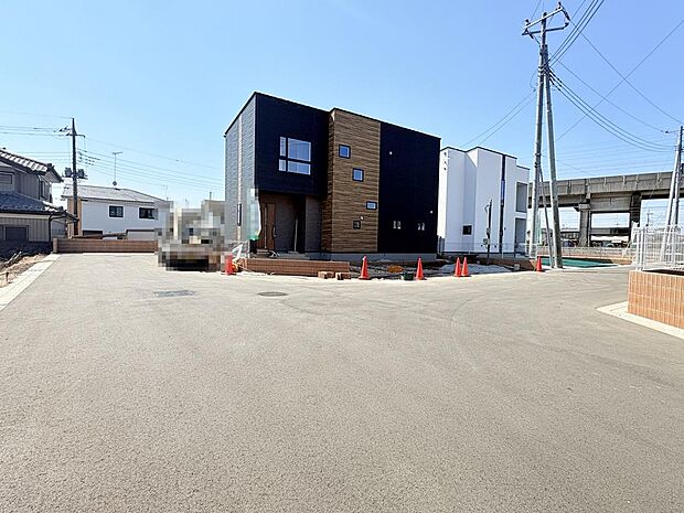 前面道路北東側6m