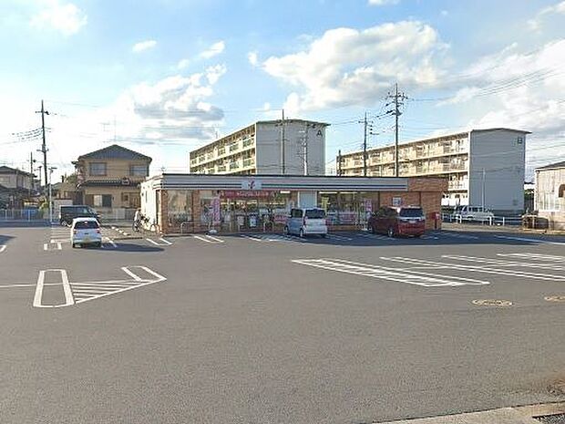 セブンイレブン小山間々田店 1500m