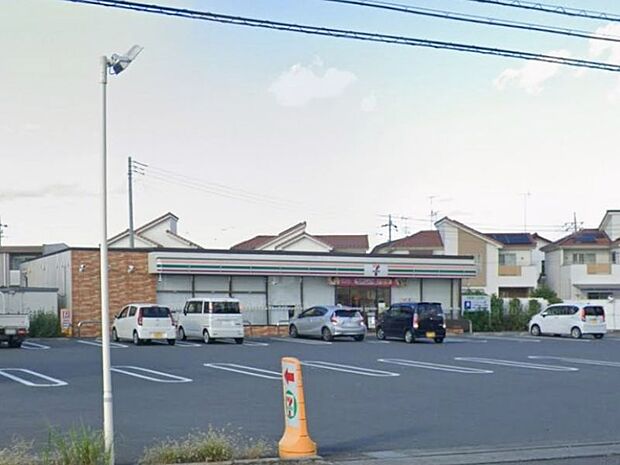 セブンイレブン野木丸林店 1080m近くにあると何かと便利なコンビニエンス!もう一品足りない時にも、コピーやチケット買いにも便利ですね♪