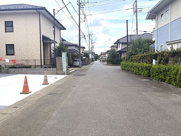 前面道路北西6m