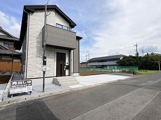 閑静な住宅街の落ち着いた街並み