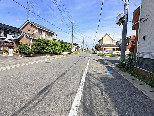 前面道路北側8m