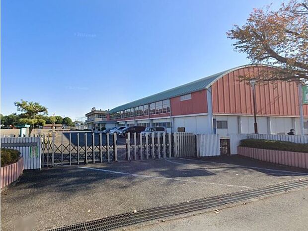 小山市立小山第三小学校 500m子どもたちも元気いっぱいで、素敵な先生もたくさんいます。勉強にも遊びにも熱心な学校です♪