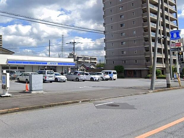ローソン小山駅東通り二丁目店 350m