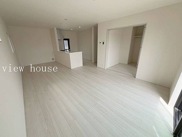 ・白を基調としたルームデザインでインテリアも映えますね♪