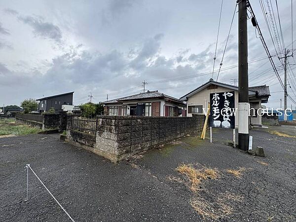 向かって左側【平屋居宅】右側【店舗】