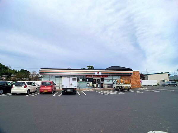 セブンイレブン伊勢崎境下武士店 1466m