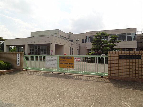 伊勢崎市立殖蓮第二小学校 1030m