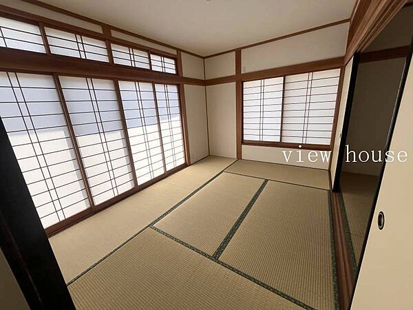 ・寝転がったり直接座ったりするのに心地良い和室になります♪