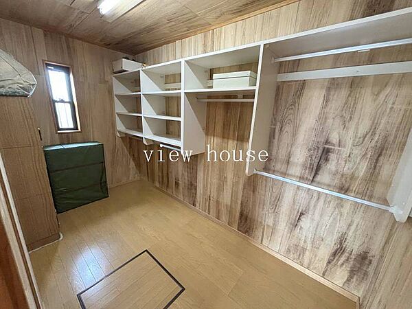 ・各部屋に収まらない荷物もこれなら収納場所に困りません♪