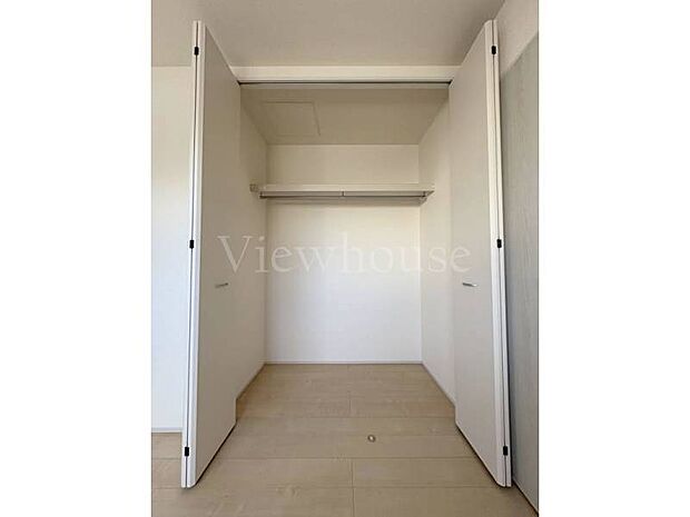 【2号棟】全居室に、収納完備!多趣味の方でも安心です。