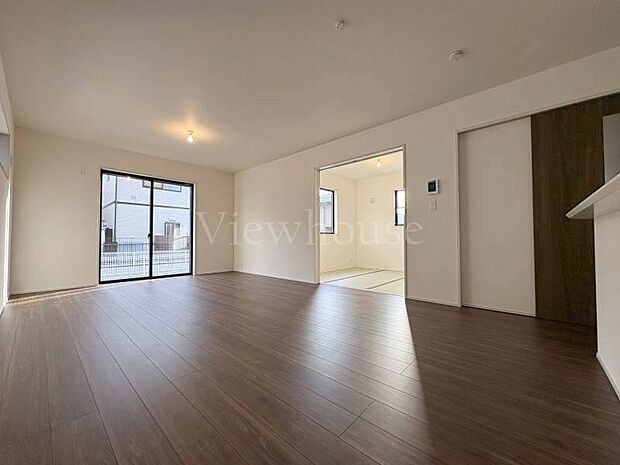 【1号棟】LDK横には4.5帖の和室♪転んでもいたくない和室はお子様の遊びスペースになりそうです♪