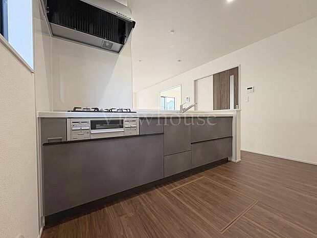 【1号棟】広々キッチンで家族みんながシェフに。料理も会話も弾む、笑顔あふれる特別空間♪