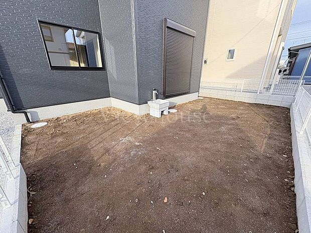 【1号棟】お庭では趣味の菜園や夏のプール遊び!家族の「したい」が叶う新築戸建てです♪