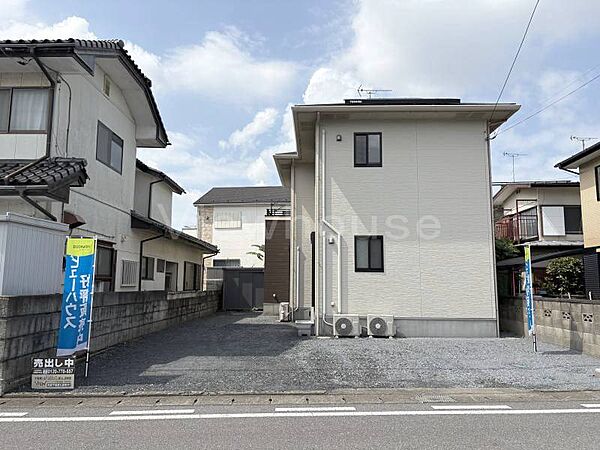 周囲に高い建物のないエリア。空が大きく感じます♪